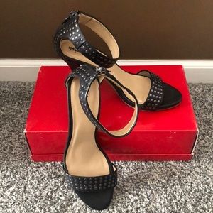 Mossimo  Sz 7 Black open heels  EUC